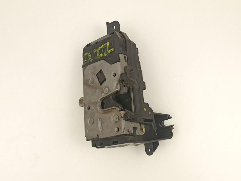 Recambio de cerradura puerta delantera izquierda para opel zafira 1.9 cdti referencia OEM IAM 13210748  