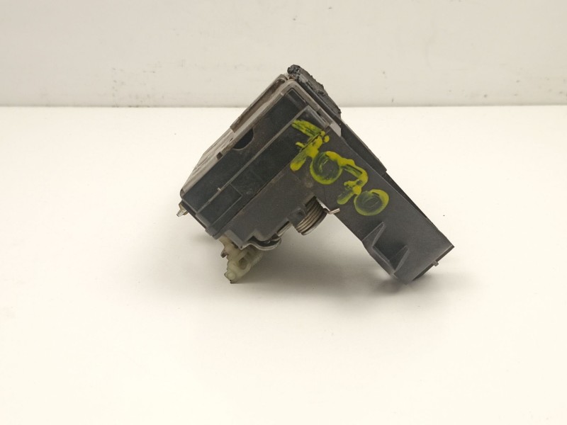 Recambio de cerradura puerta delantera izquierda para opel zafira 1.9 cdti referencia OEM IAM 13210748  