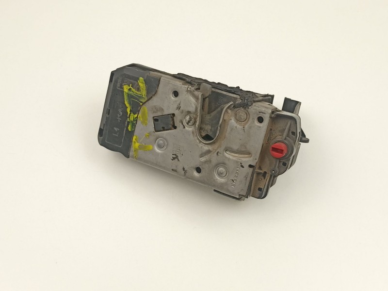 Recambio de cerradura puerta trasera izquierda para opel zafira 1.9 cdti referencia OEM IAM 13210738  