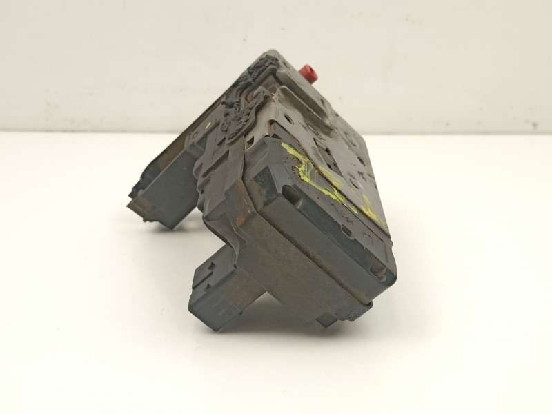 Recambio de cerradura puerta trasera izquierda para opel zafira 1.9 cdti referencia OEM IAM 13210738  