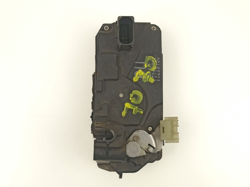 Recambio de cerradura puerta trasera izquierda para opel zafira 1.9 cdti referencia OEM IAM 13210738  