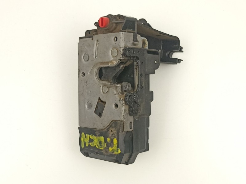Recambio de cerradura puerta trasera derecha para opel zafira 1.9 cdti referencia OEM IAM 13210739  