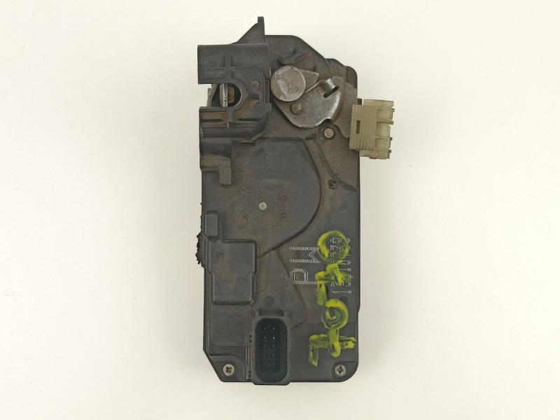 Recambio de cerradura puerta trasera derecha para opel zafira 1.9 cdti referencia OEM IAM 13210739  