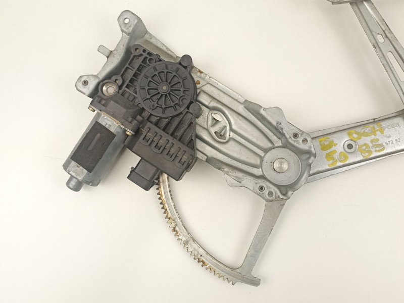 Recambio de elevalunas delantero derecho para opel zafira 2.0 td referencia OEM IAM 90579356 101250200 