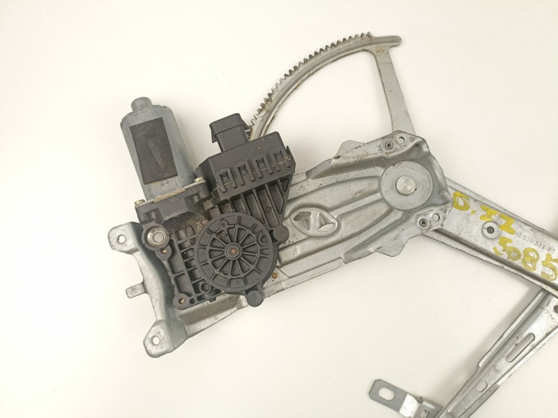 Recambio de elevalunas delantero izquierdo para opel zafira 2.0 td referencia OEM IAM 90579355 101249200 
