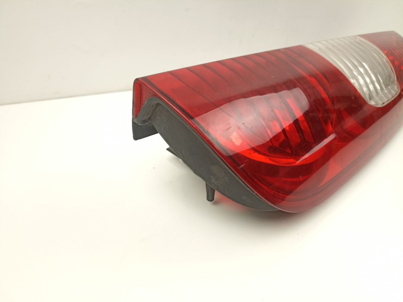 Recambio de piloto trasero derecho para fiat doblo 1.9 jtd referencia OEM IAM 51755144  