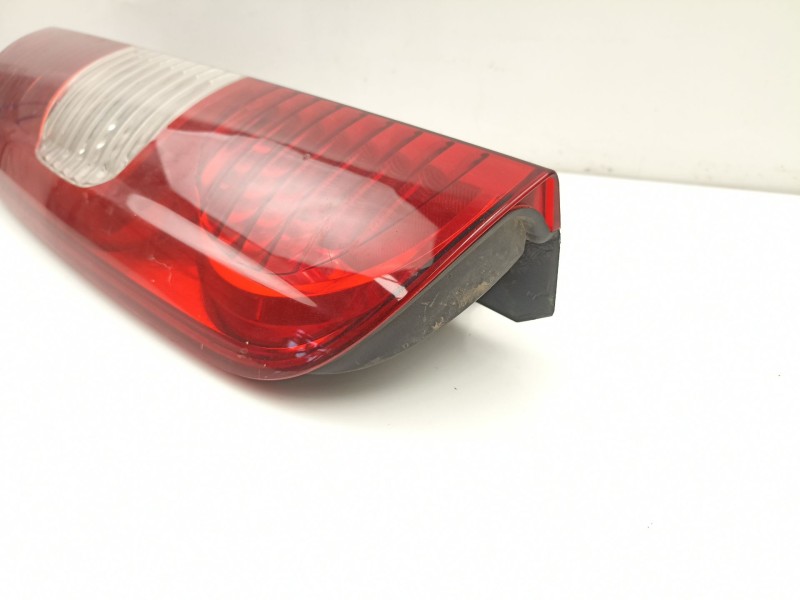 Recambio de piloto trasero derecho para fiat doblo 1.9 jtd referencia OEM IAM 51755144  