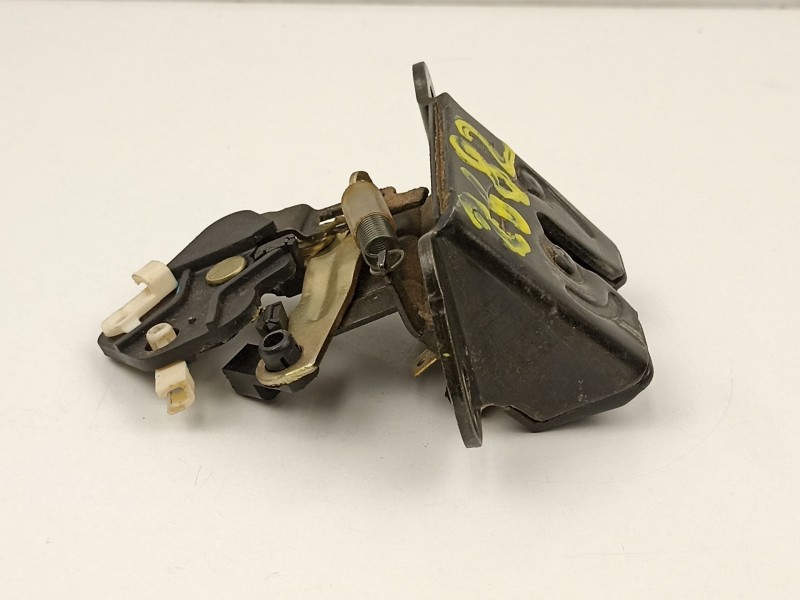 Recambio de cerradura maletero porton para hyundai tucson 2.0 td -4ea referencia OEM IAM 812302E010  