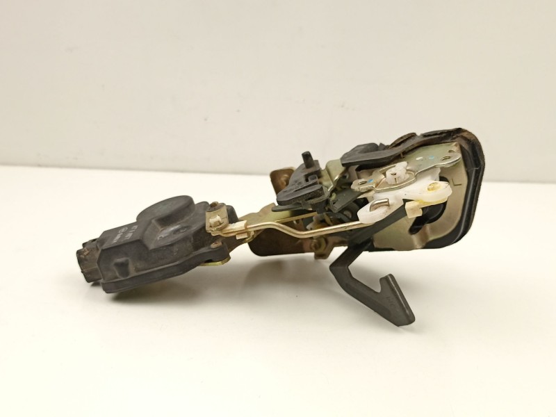 Recambio de cerradura puerta trasera izquierda para hyundai tucson 2.0 td -4ea referencia OEM IAM 814102E000  