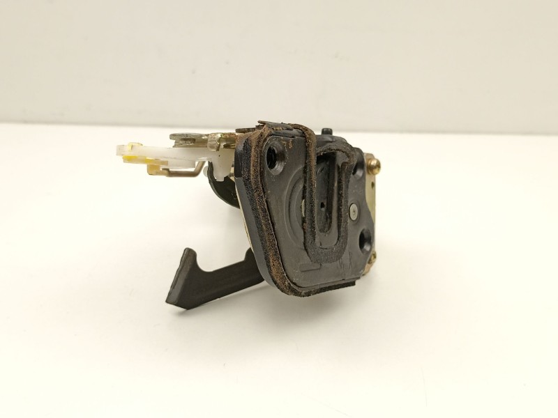 Recambio de cerradura puerta trasera izquierda para hyundai tucson 2.0 td -4ea referencia OEM IAM 814102E000  