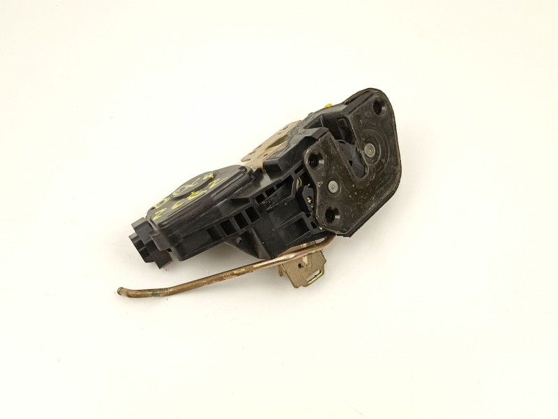 Recambio de cerradura puerta delantera derecha para hyundai tucson 2.0 td -4ea referencia OEM IAM 813202E000  