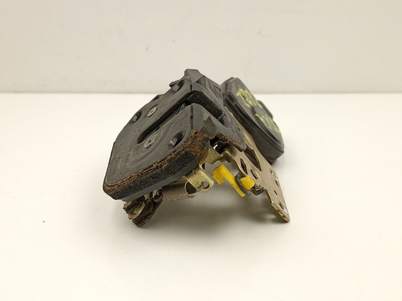 Recambio de cerradura puerta delantera derecha para hyundai tucson 2.0 td -4ea referencia OEM IAM 813202E000  