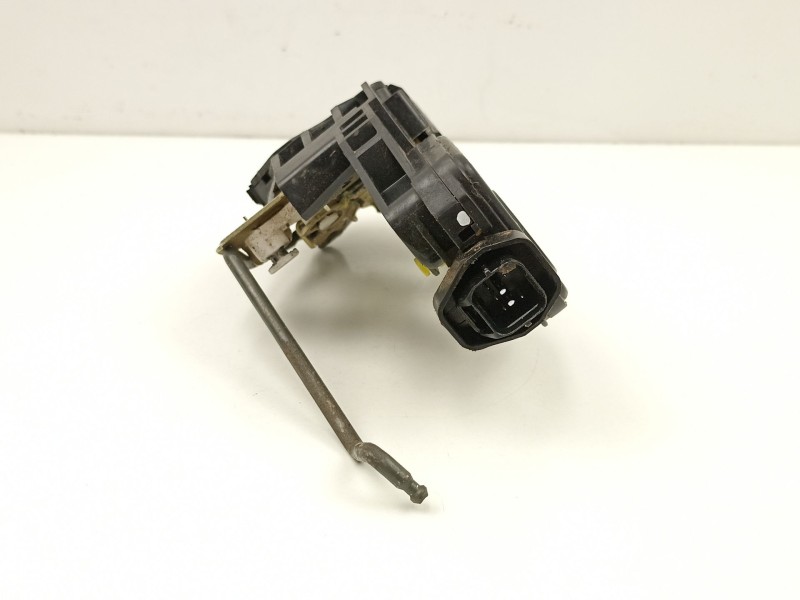 Recambio de cerradura puerta delantera izquierda para hyundai tucson 2.0 td -4ea referencia OEM IAM 813102E000  