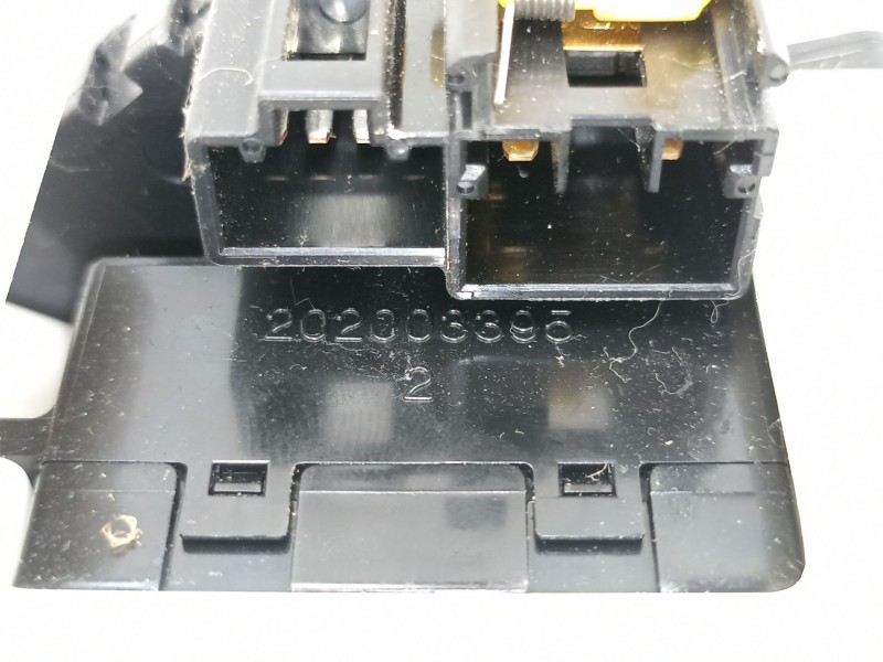 Recambio de mando luces y limpias para hyundai tucson 2.0 td -4ea referencia OEM IAM 934502E145  