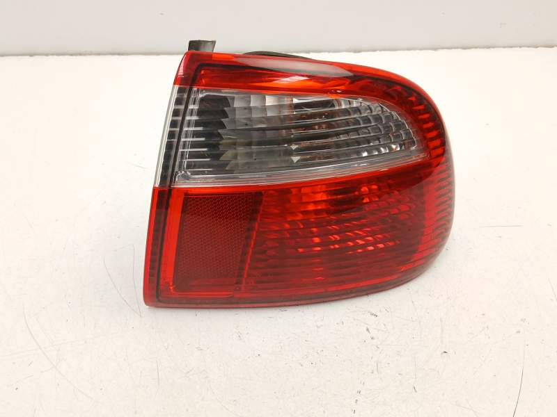 Recambio de piloto trasero derecho para seat toledo ii (1m2) 1.6 16v referencia OEM IAM 1M5945096B  