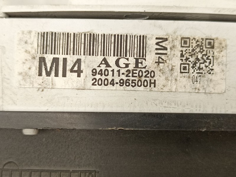 Recambio de cuadro instrumentos para hyundai tucson 2.0 crdi referencia OEM IAM 940112E020  