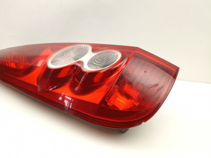 Recambio de piloto trasero izquierdo para ford fiesta (cbk) newport referencia OEM IAM 6S6113405AG  