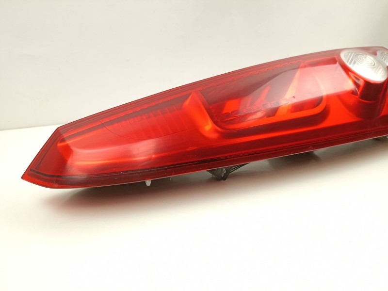 Recambio de piloto trasero izquierdo para ford fiesta (cbk) newport referencia OEM IAM 6S6113405AG  