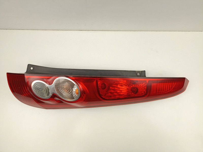 Recambio de piloto trasero derecho para ford fiesta (cbk) newport referencia OEM IAM 6S6113404AG  