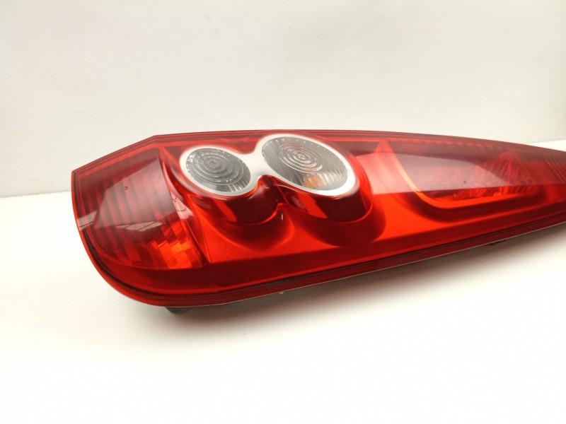 Recambio de piloto trasero derecho para ford fiesta (cbk) newport referencia OEM IAM 6S6113404AG  