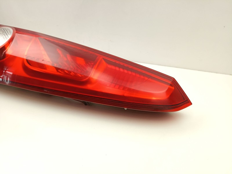 Recambio de piloto trasero derecho para ford fiesta (cbk) newport referencia OEM IAM 6S6113404AG  