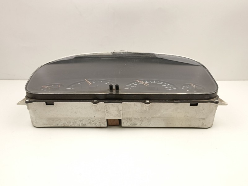 Recambio de cuadro instrumentos para chrysler voyager 2.5 d referencia OEM IAM P04685629  