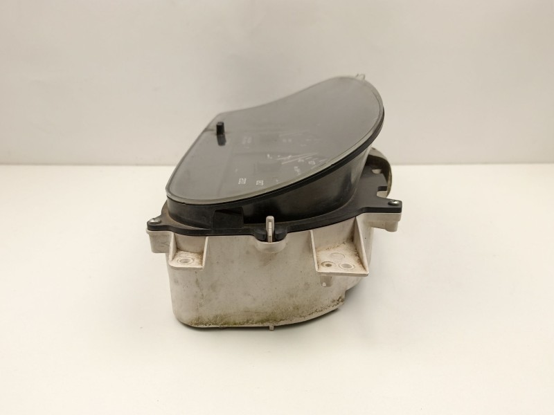 Recambio de cuadro instrumentos para chrysler voyager 2.5 d referencia OEM IAM P04685629  