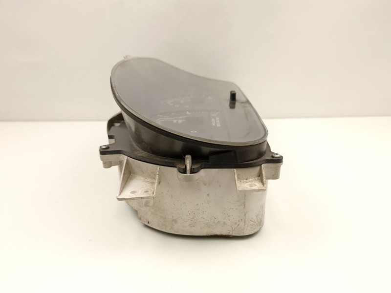 Recambio de cuadro instrumentos para chrysler voyager 2.5 d referencia OEM IAM P04685629  