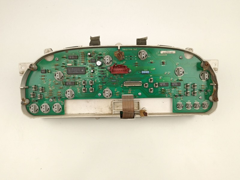 Recambio de cuadro instrumentos para chrysler voyager 2.5 d referencia OEM IAM P04685629  