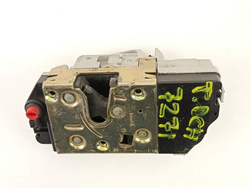 Recambio de cerradura puerta trasera derecha para peugeot 406 2.0 hdi referencia OEM IAM 913870  
