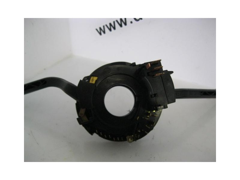 Recambio de mando luces y limpias : volkswagen passat : 1.8 d s (89,76cv) 5p [1984] para volkswagen passat 1.8 d s referencia OE