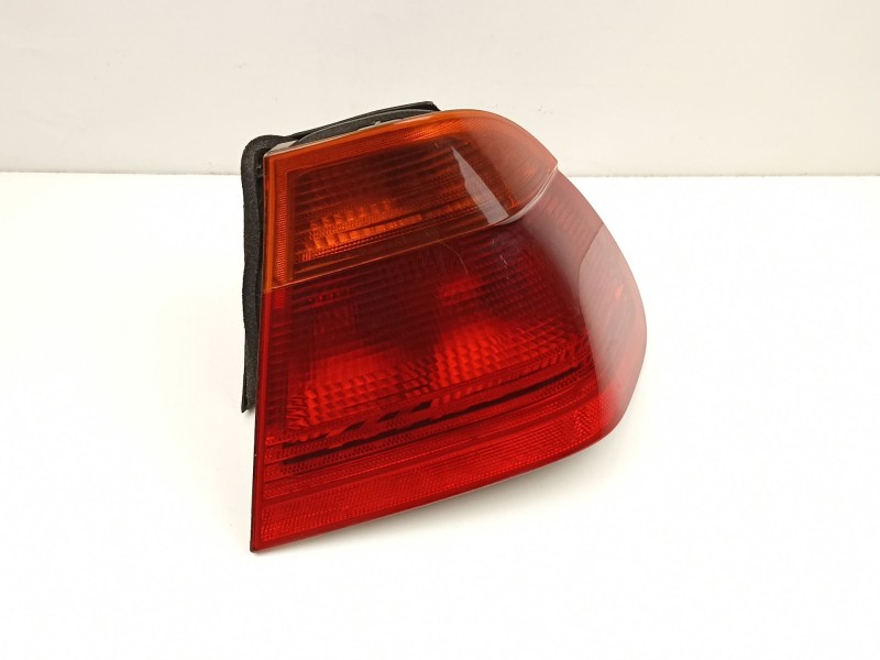 Recambio de piloto trasero derecho para bmw serie 3 berlina (e46) 316i referencia OEM IAM 8364922  