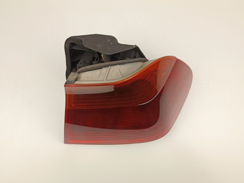 Recambio de piloto trasero derecho para bmw serie 3 berlina (e46) 316i referencia OEM IAM 8364922  