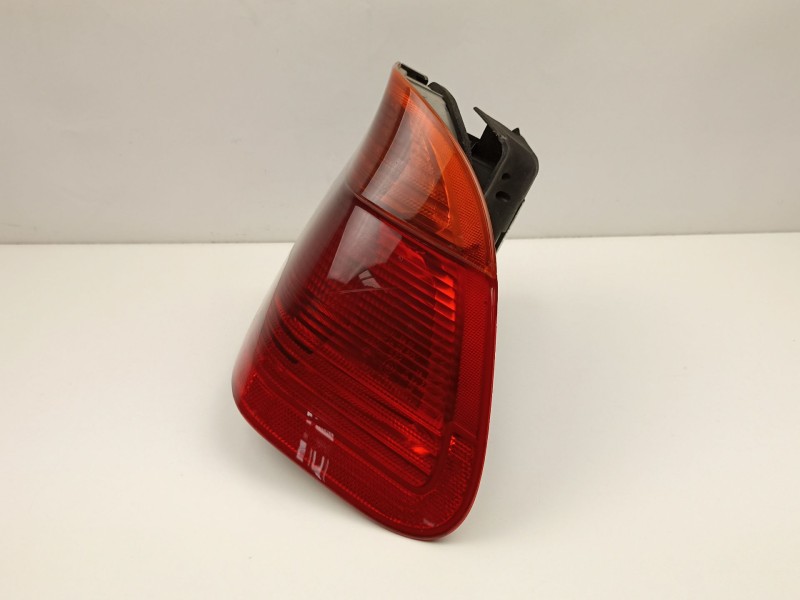 Recambio de piloto trasero derecho para bmw serie 3 berlina (e46) 316i referencia OEM IAM 8364922  