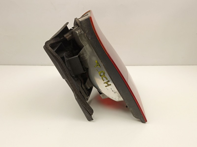 Recambio de piloto trasero derecho para bmw serie 3 berlina (e46) 316i referencia OEM IAM 8364922  