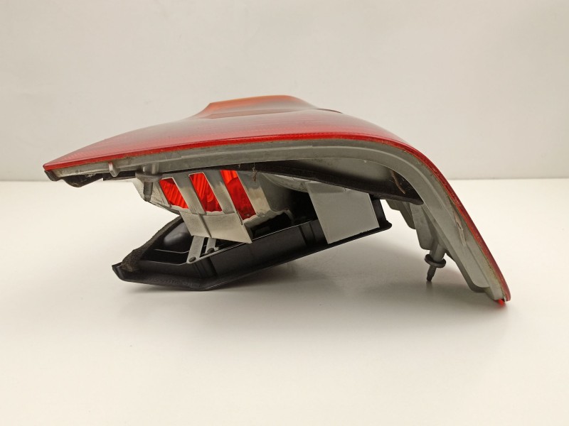 Recambio de piloto trasero derecho para bmw serie 3 berlina (e46) 316i referencia OEM IAM 8364922  