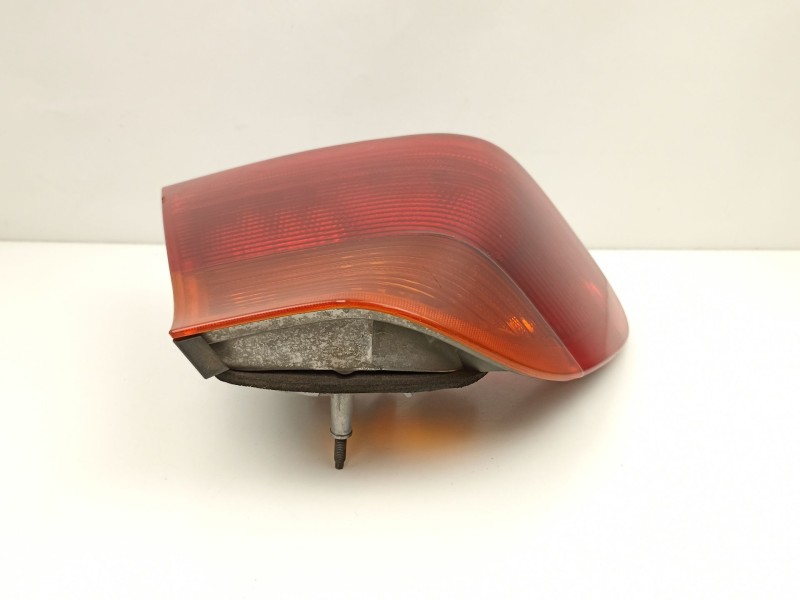 Recambio de piloto trasero izquierdo para bmw 320 2.0 td referencia OEM IAM 8364921  