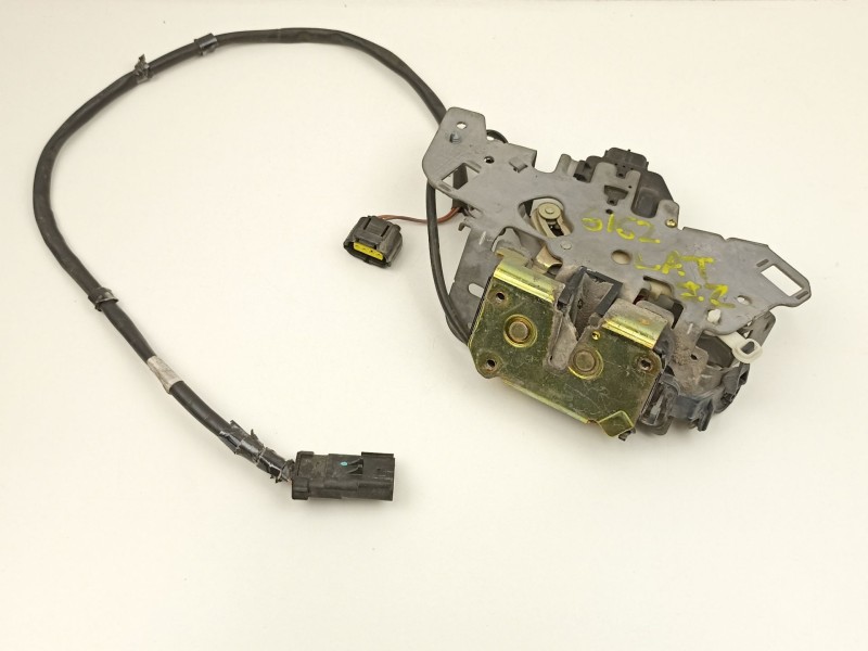 Recambio de cerradura puerta corredera izquierda para chrysler voyager 2.5 td referencia OEM IAM 5019053AC  