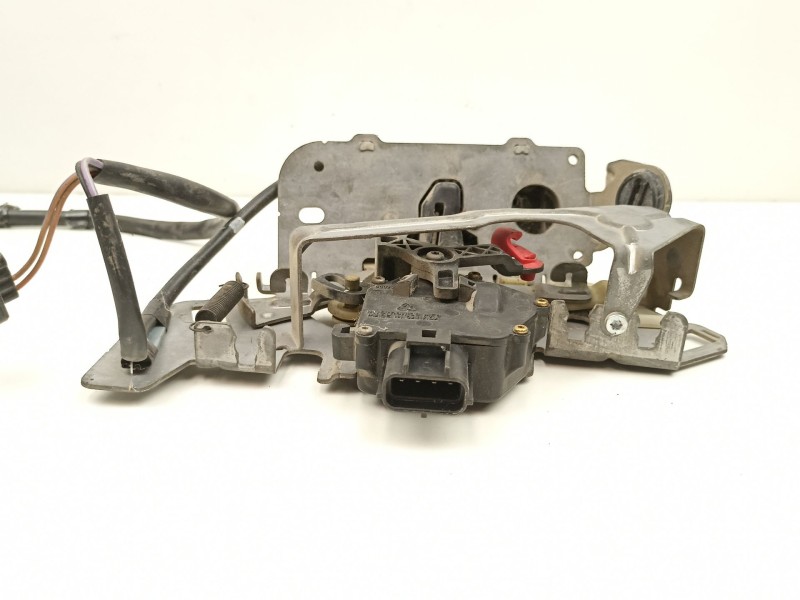 Recambio de cerradura puerta corredera izquierda para chrysler voyager 2.5 td referencia OEM IAM 5019053AC  