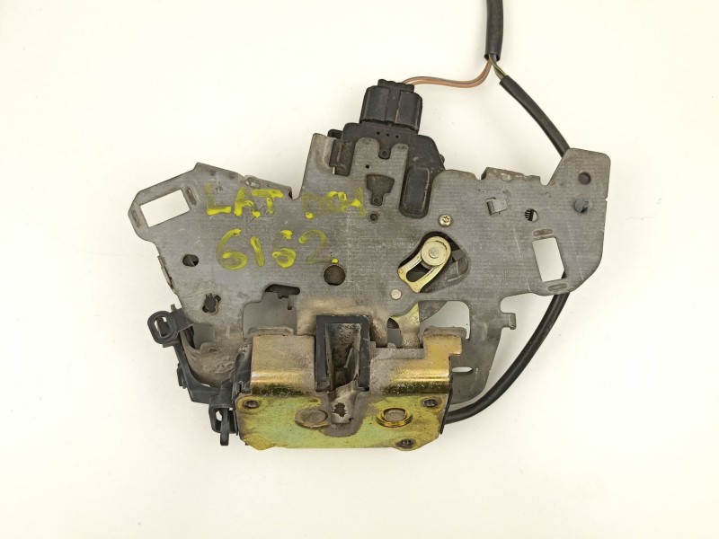 Recambio de cerradura puerta corredera derecha para chrysler voyager 2.5 td referencia OEM IAM 5019052AC  