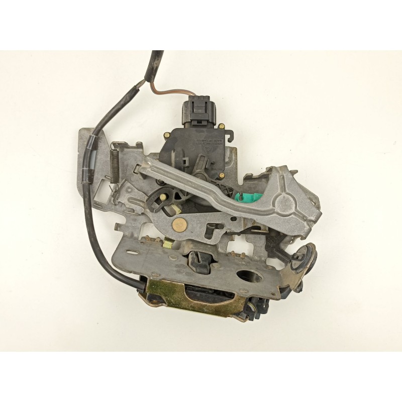 Recambio de cerradura puerta corredera derecha para chrysler voyager 2.5 td referencia OEM IAM 5019052AC  