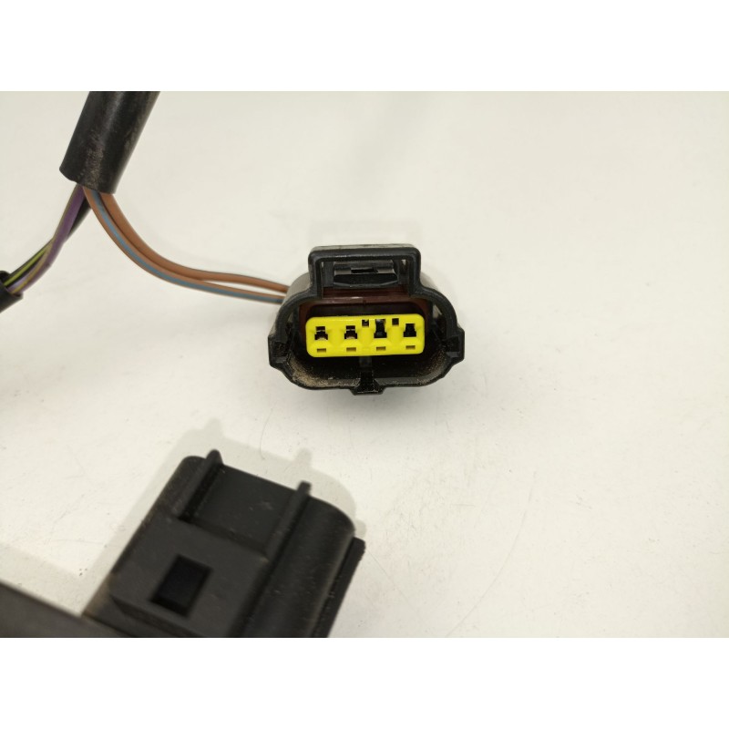 Recambio de cerradura puerta corredera derecha para chrysler voyager 2.5 td referencia OEM IAM 5019052AC  