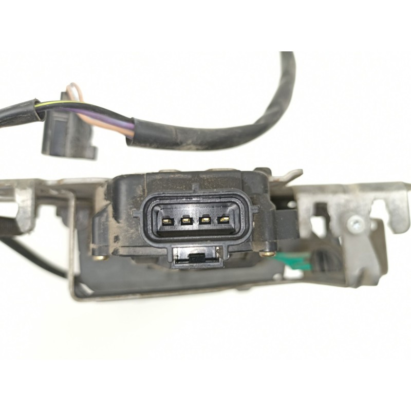 Recambio de cerradura puerta corredera derecha para chrysler voyager 2.5 td referencia OEM IAM 5019052AC  