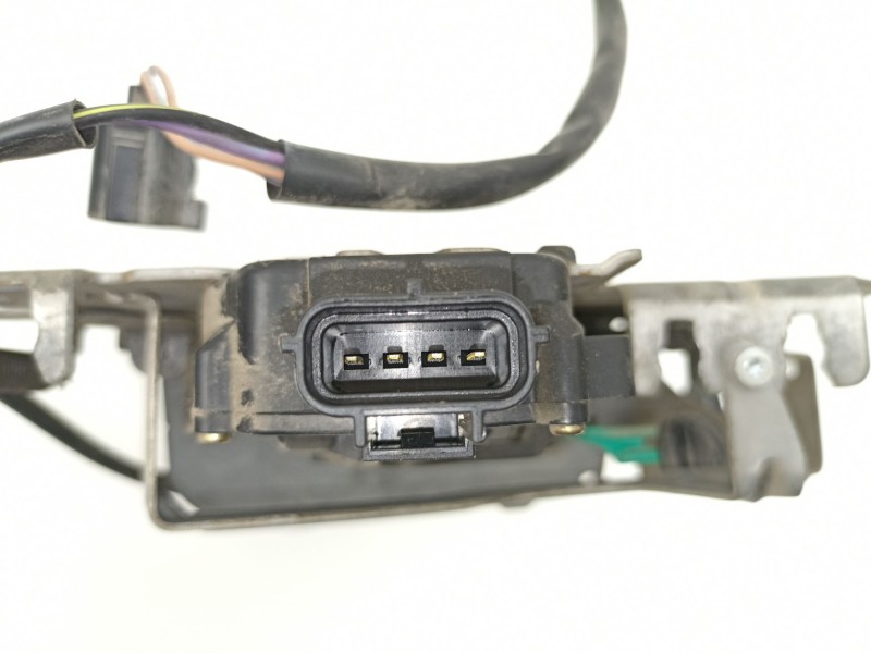 Recambio de cerradura puerta corredera derecha para chrysler voyager 2.5 td referencia OEM IAM 5019052AC  