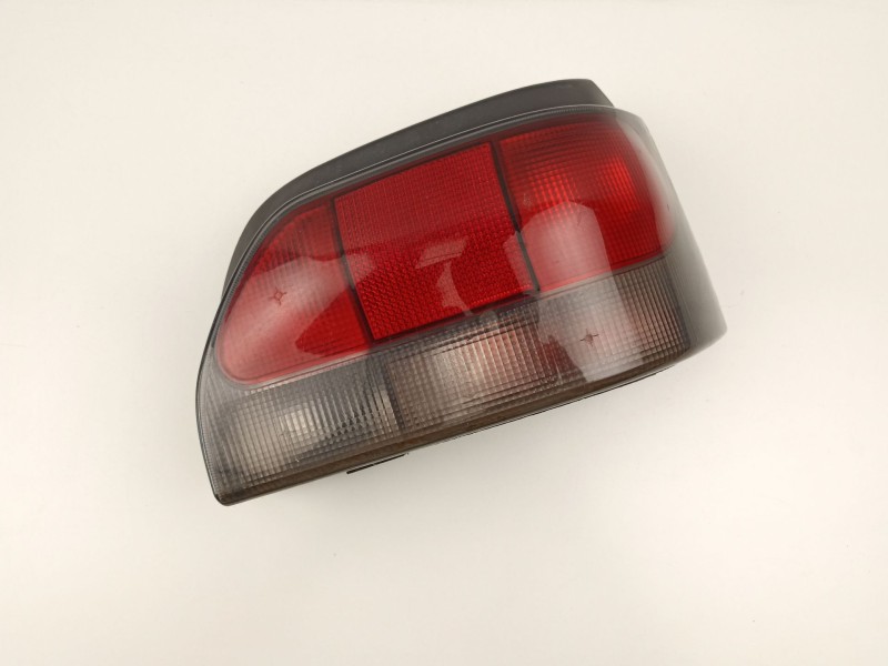 Recambio de piloto trasero derecho para renault clio 1.4 g referencia OEM IAM 89306980  