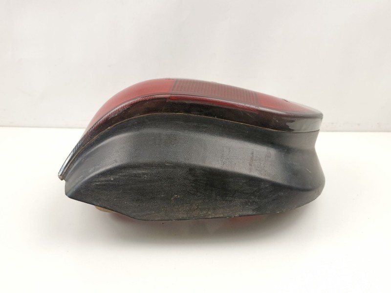 Recambio de piloto trasero derecho para renault clio 1.4 g referencia OEM IAM 89306980  