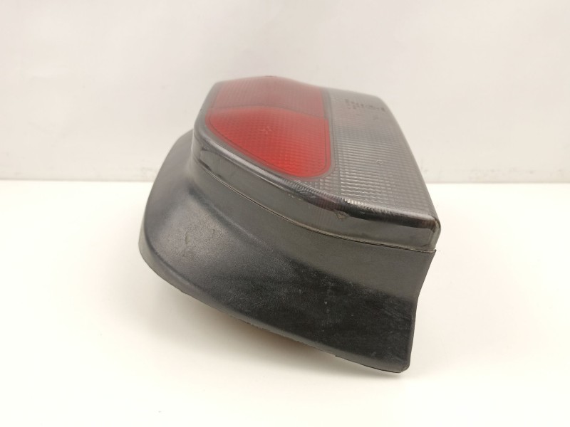 Recambio de piloto trasero derecho para renault clio 1.4 g referencia OEM IAM 89306980  