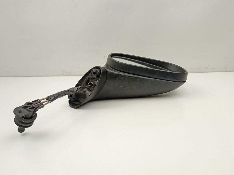 Recambio de retrovisor derecho para mitsubishi carisma 1.8 g referencia OEM IAM MB944704  