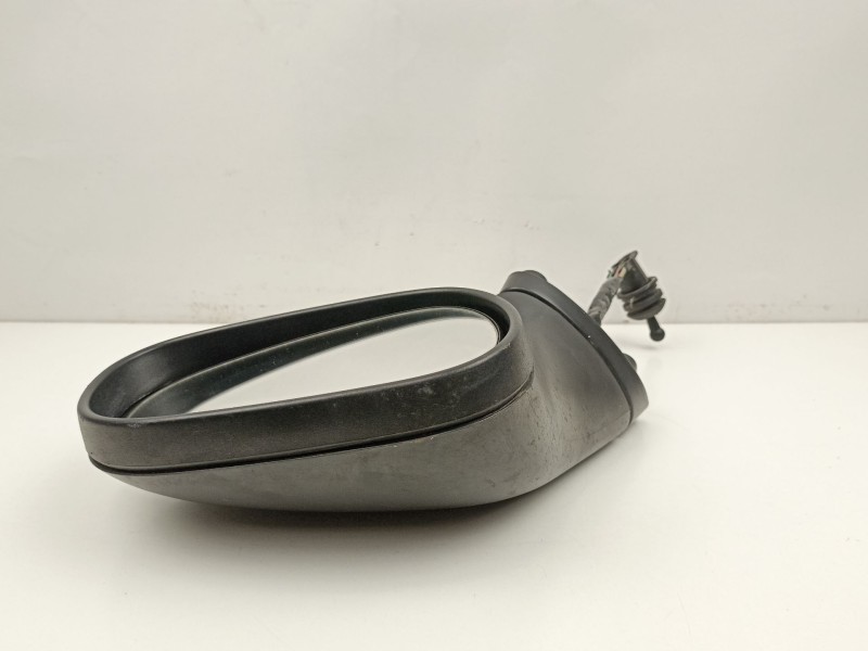 Recambio de retrovisor derecho para mitsubishi carisma 1.8 g referencia OEM IAM MB944704  