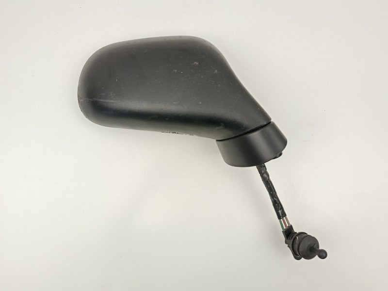 Recambio de retrovisor derecho para mitsubishi carisma 1.8 g referencia OEM IAM MB944704  